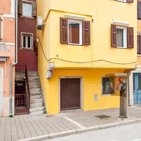 Apartment The Yellow House Rovinj